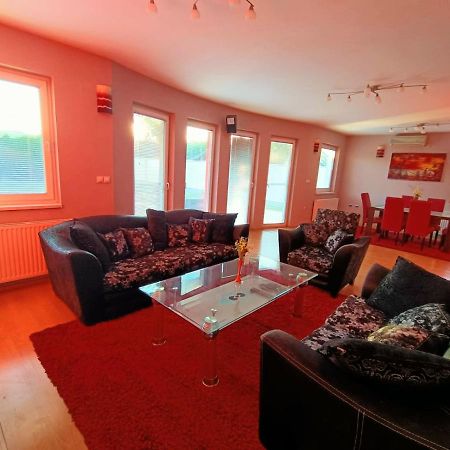 Villa 2 Etagen Mit Grossen Garten Modrica Esterno foto