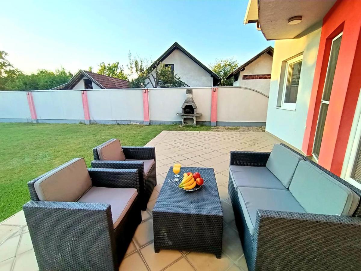 Villa 2 Etagen Mit Grossen Garten Modrica Esterno foto