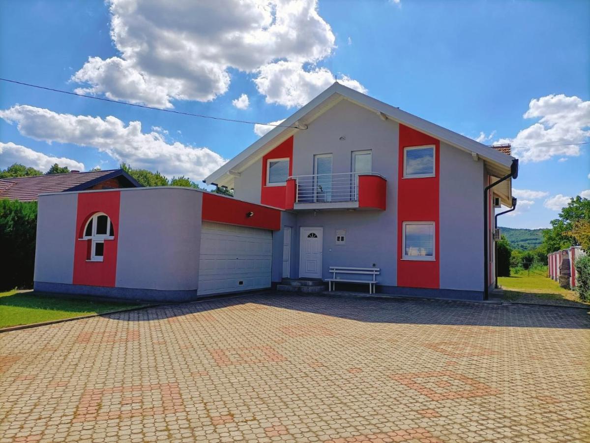 Villa 2 Etagen Mit Grossen Garten Modrica Esterno foto