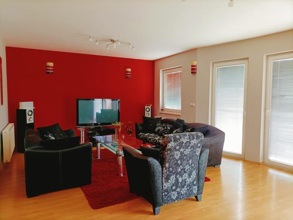 Villa 2 Etagen Mit Grossen Garten Modrica Esterno foto